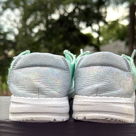 Hey Dude Girls Wendy Glitter Shoes (Color: Moon Stone)(Size: Y5 or L6) EUC - Picture 6 of 14